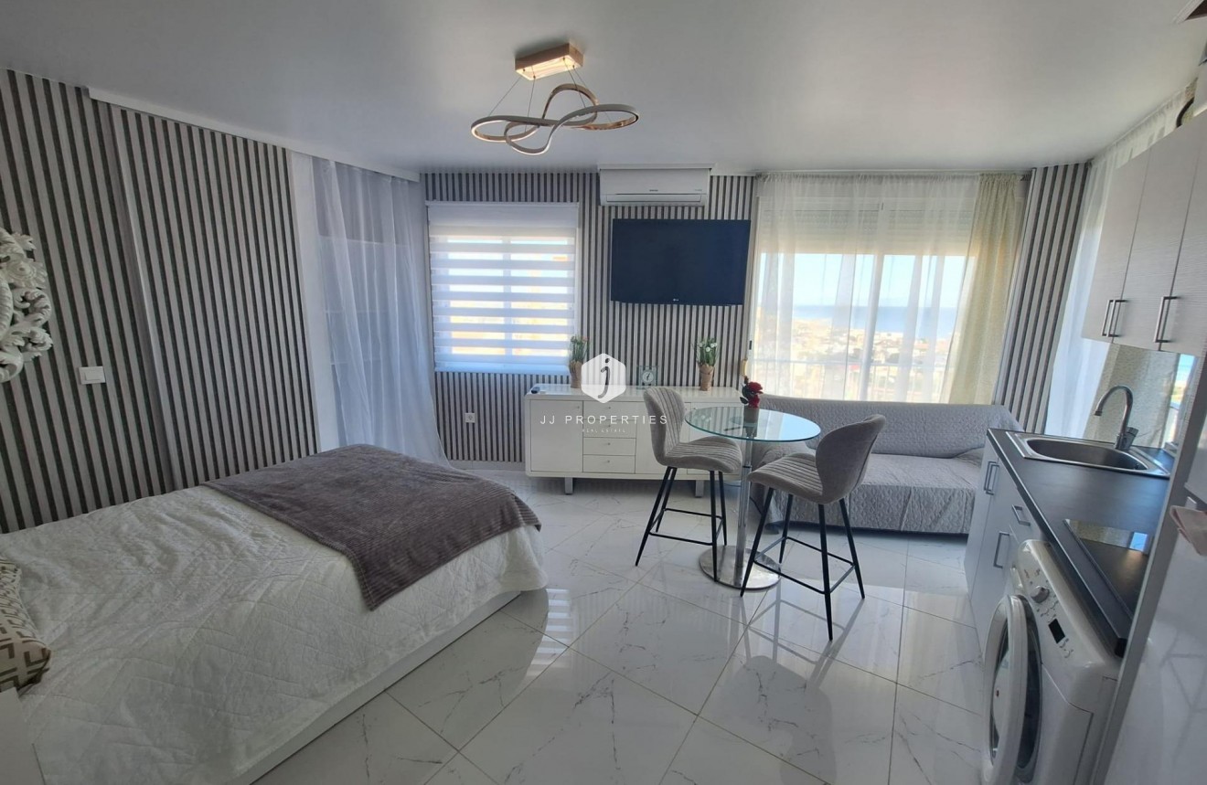 Aus zweiter Hand - Wohnung -
Torrevieja - Torrejón