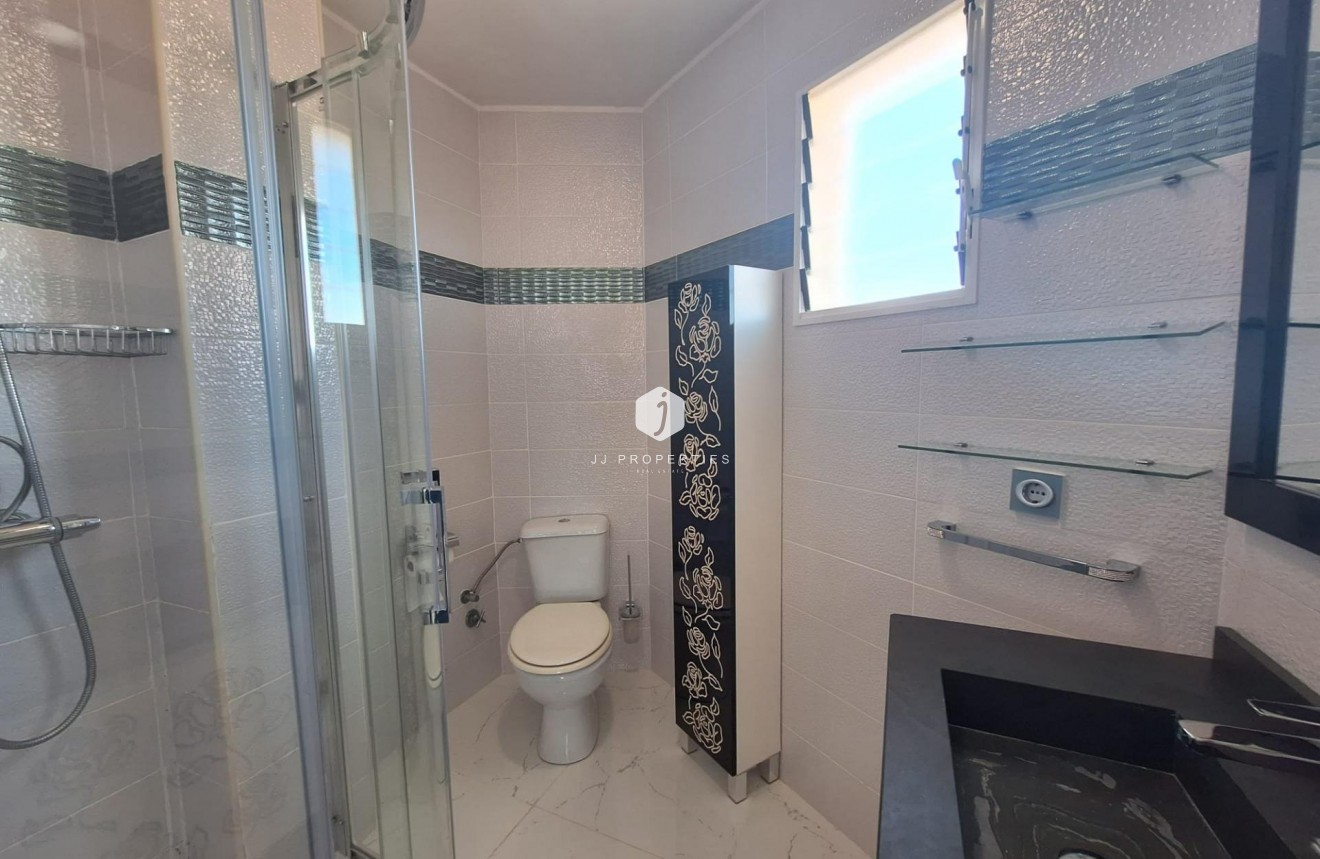 Aus zweiter Hand - Wohnung -
Torrevieja - Torrejón