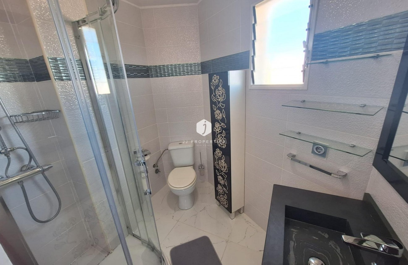 Aus zweiter Hand - Wohnung -
Torrevieja - Torrejón
