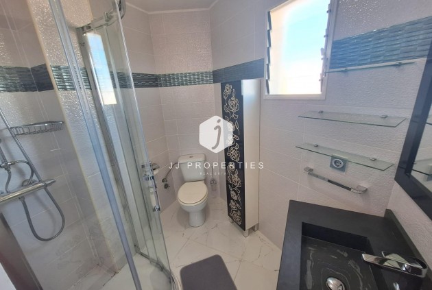 Aus zweiter Hand - Wohnung -
Torrevieja - Torrejón