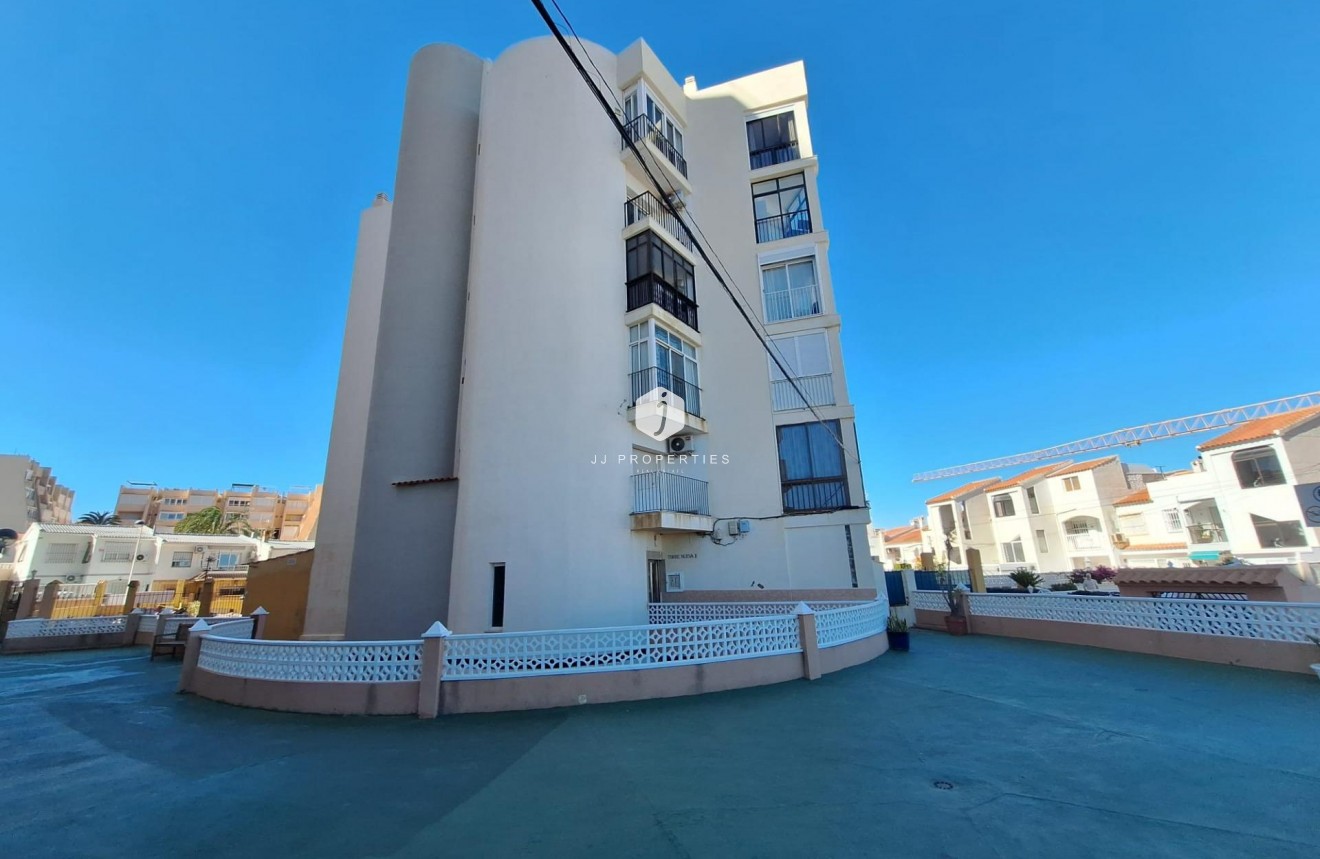Aus zweiter Hand - Wohnung -
Torrevieja - Torrejón