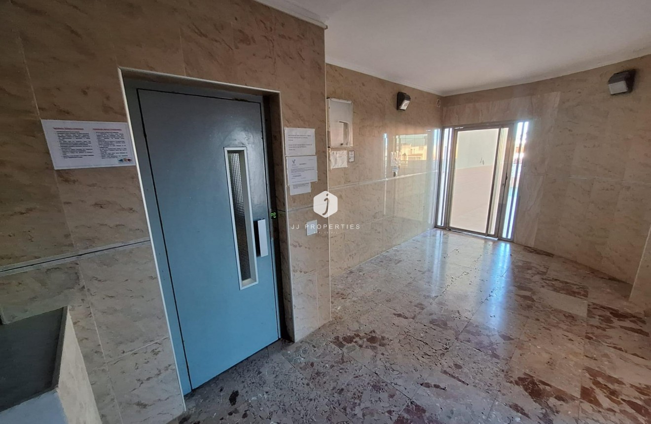 Aus zweiter Hand - Wohnung -
Torrevieja - Torrejón