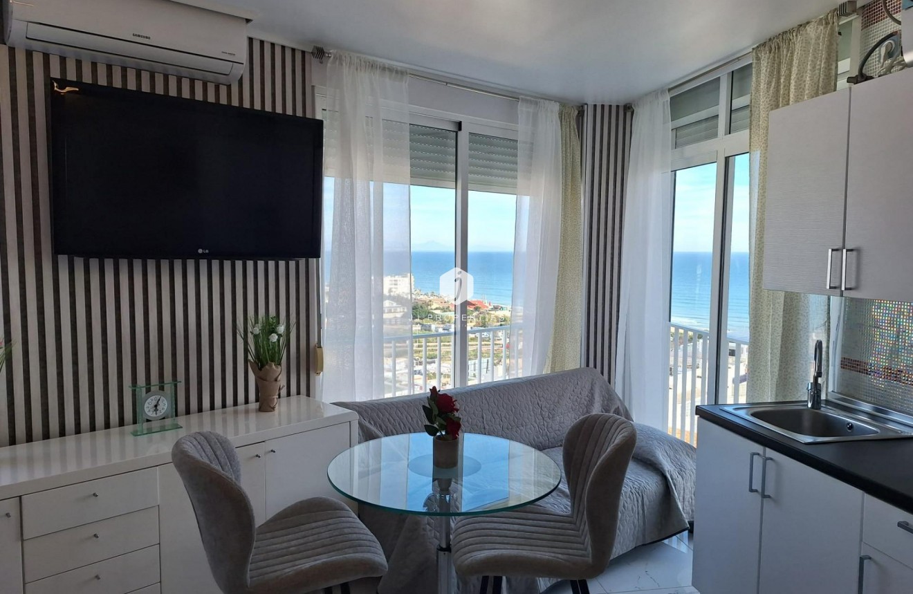 Aus zweiter Hand - Wohnung -
Torrevieja - Torrejón