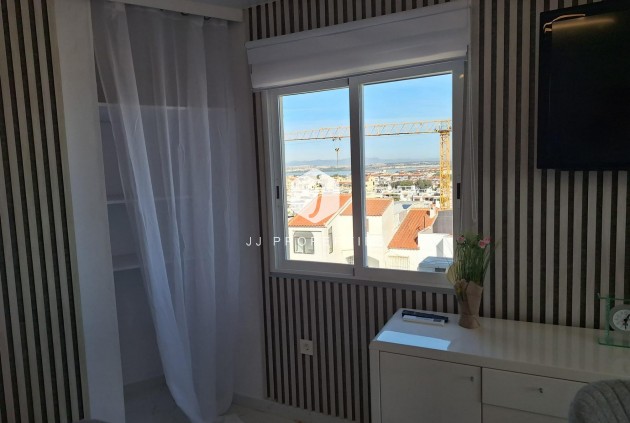 Aus zweiter Hand - Wohnung -
Torrevieja - Torrejón