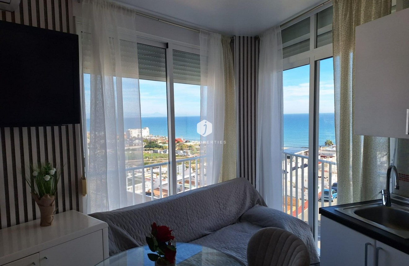Aus zweiter Hand - Wohnung -
Torrevieja - Torrejón