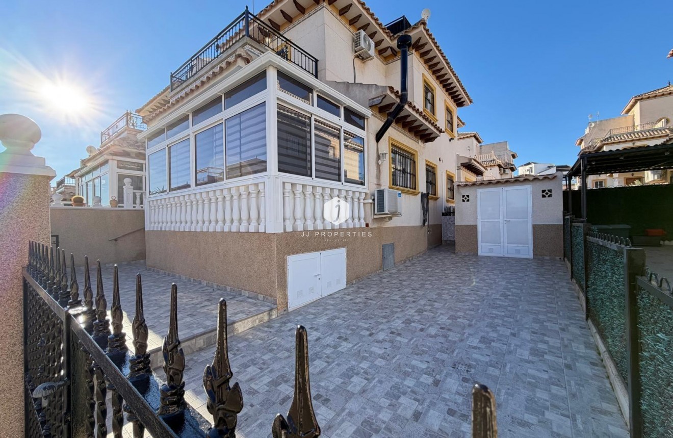 Tweedehands - Chalet -
Orihuela Costa - Las Filipinas