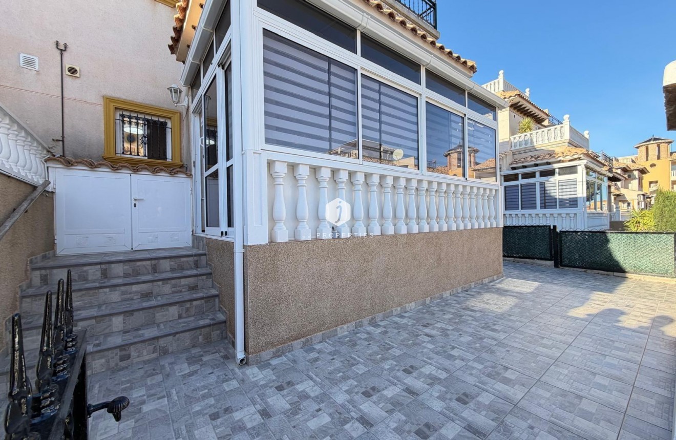 Tweedehands - Chalet -
Orihuela Costa - Las Filipinas