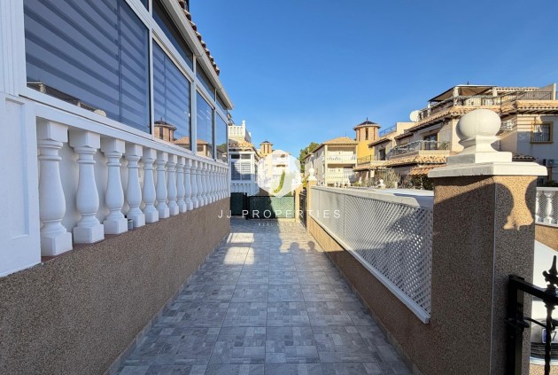 Tweedehands - Chalet -
Orihuela Costa - Las Filipinas