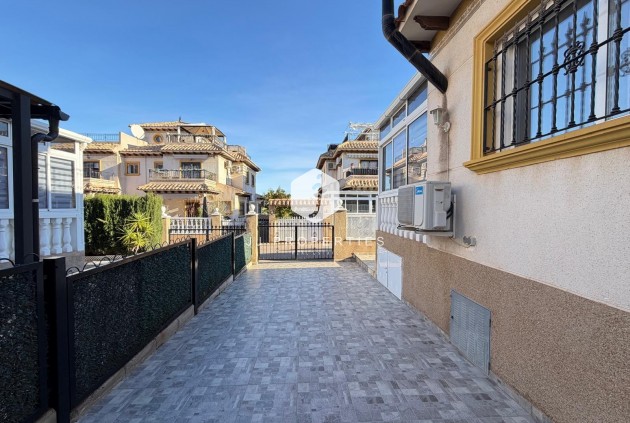 Tweedehands - Chalet -
Orihuela Costa - Las Filipinas
