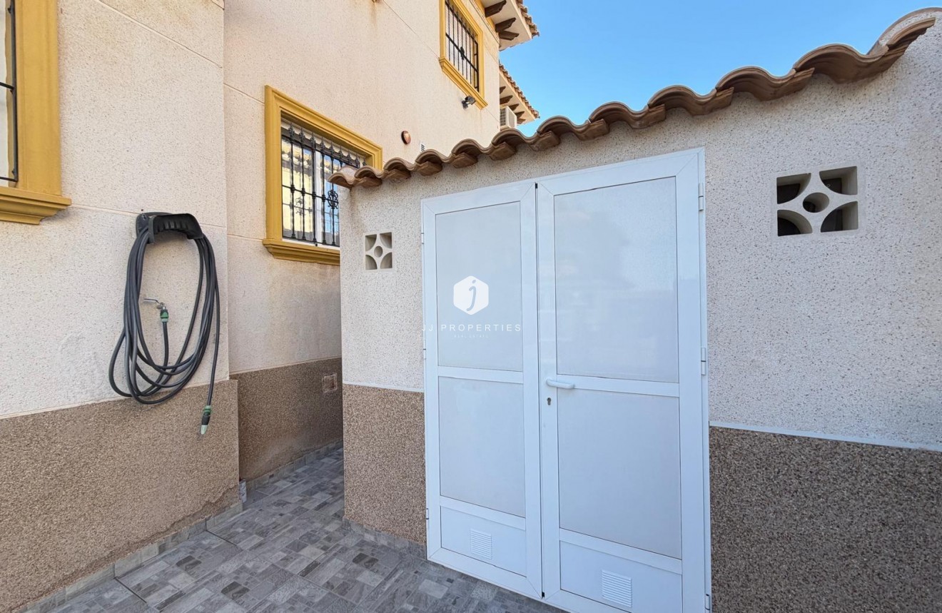 Tweedehands - Chalet -
Orihuela Costa - Las Filipinas