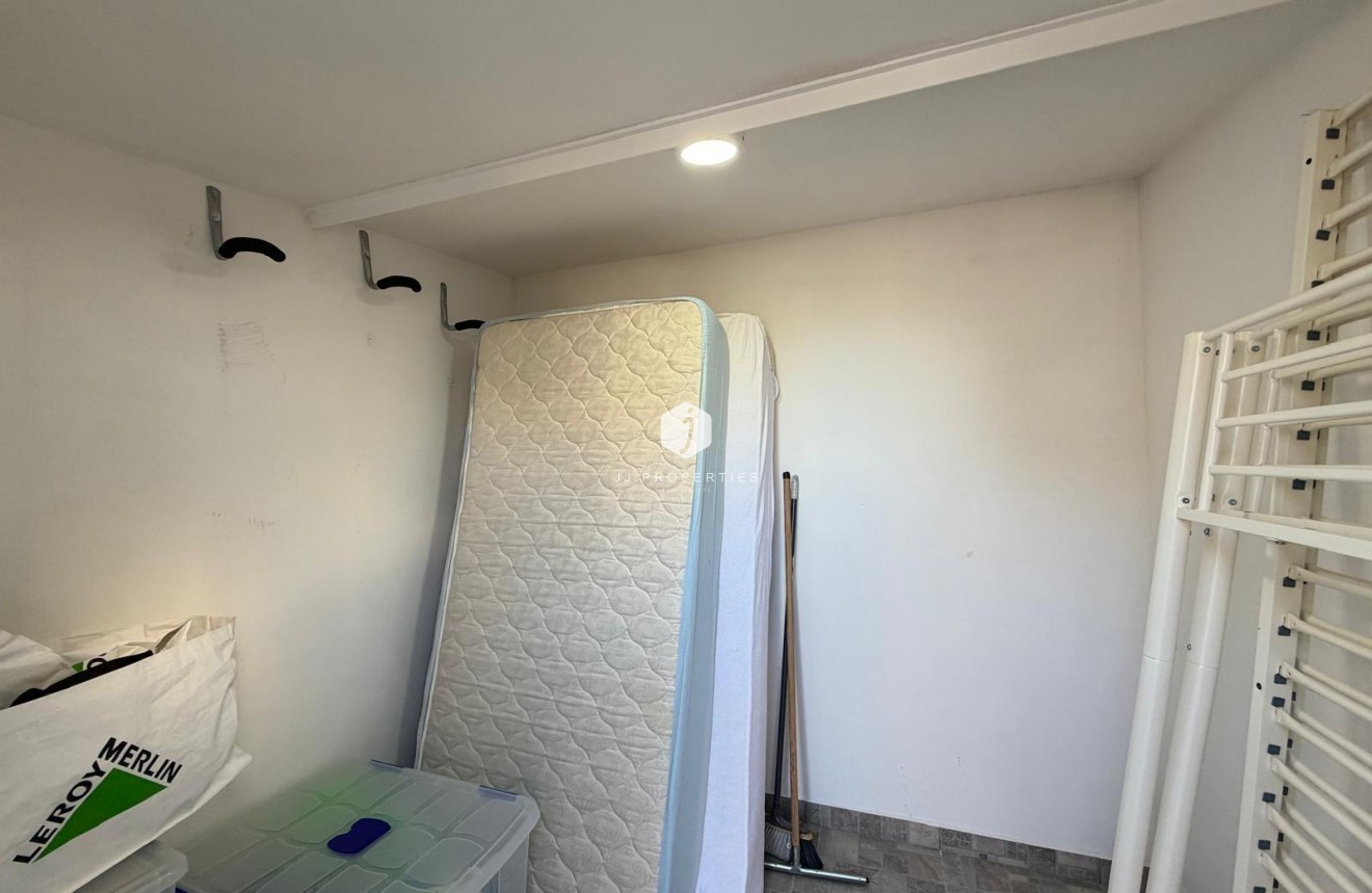 Tweedehands - Chalet -
Orihuela Costa - Las Filipinas