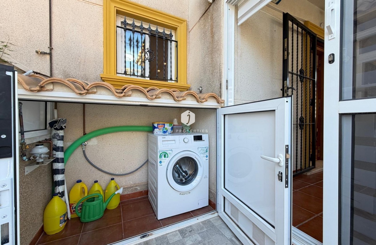 Tweedehands - Chalet -
Orihuela Costa - Las Filipinas