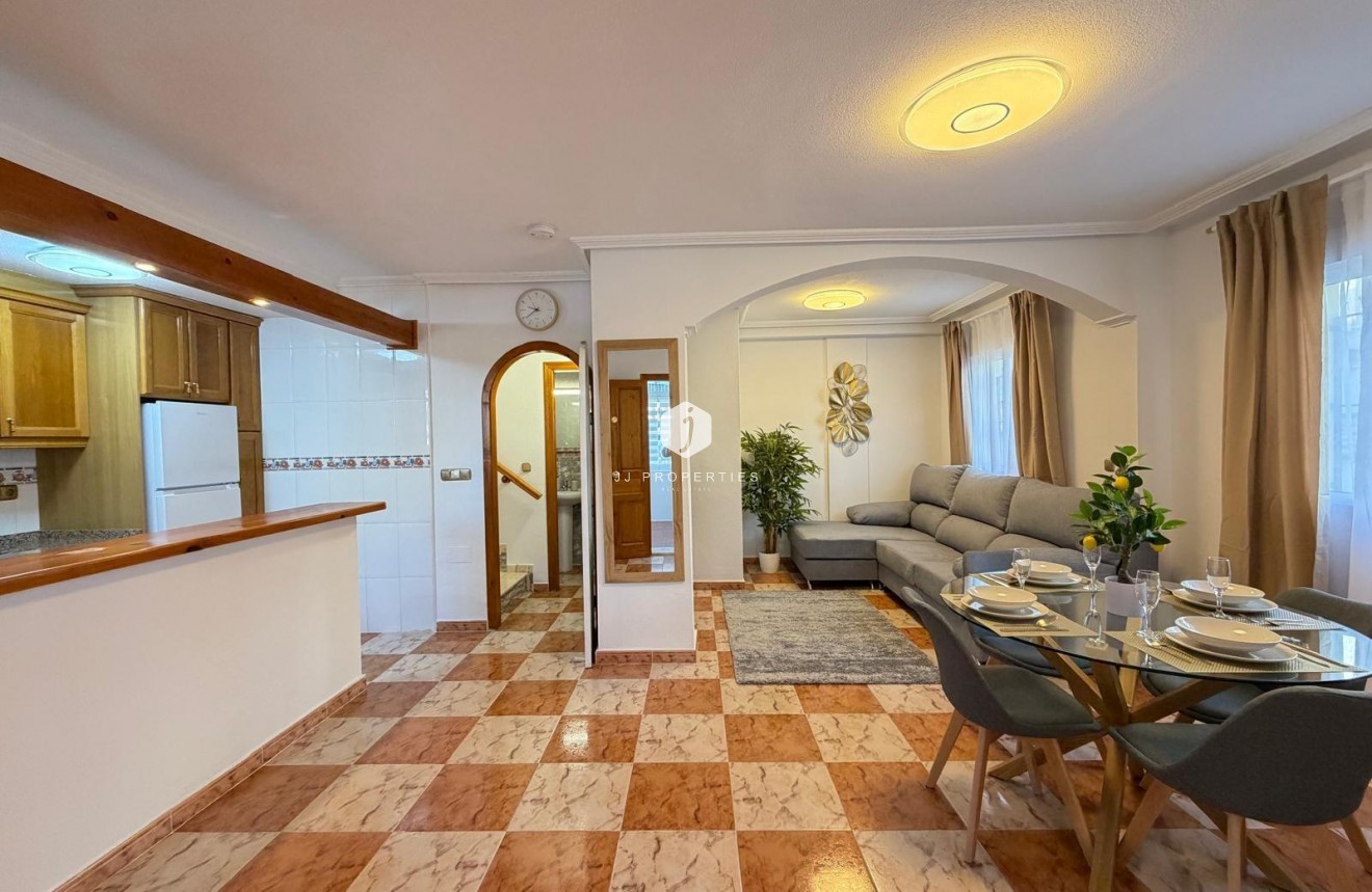 Tweedehands - Chalet -
Orihuela Costa - Las Filipinas
