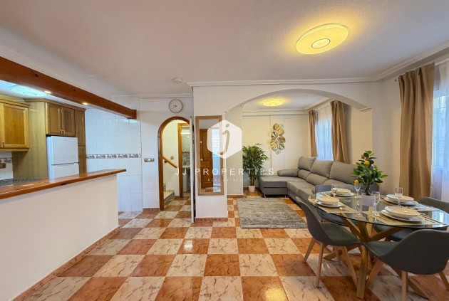 Tweedehands - Chalet -
Orihuela Costa - Las Filipinas