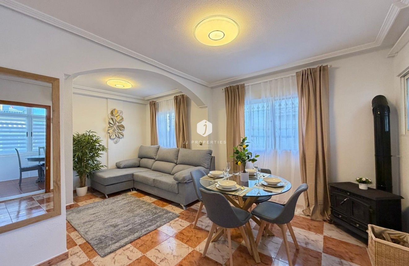 Tweedehands - Chalet -
Orihuela Costa - Las Filipinas