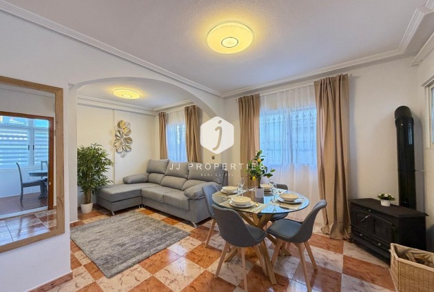 Tweedehands - Chalet -
Orihuela Costa - Las Filipinas