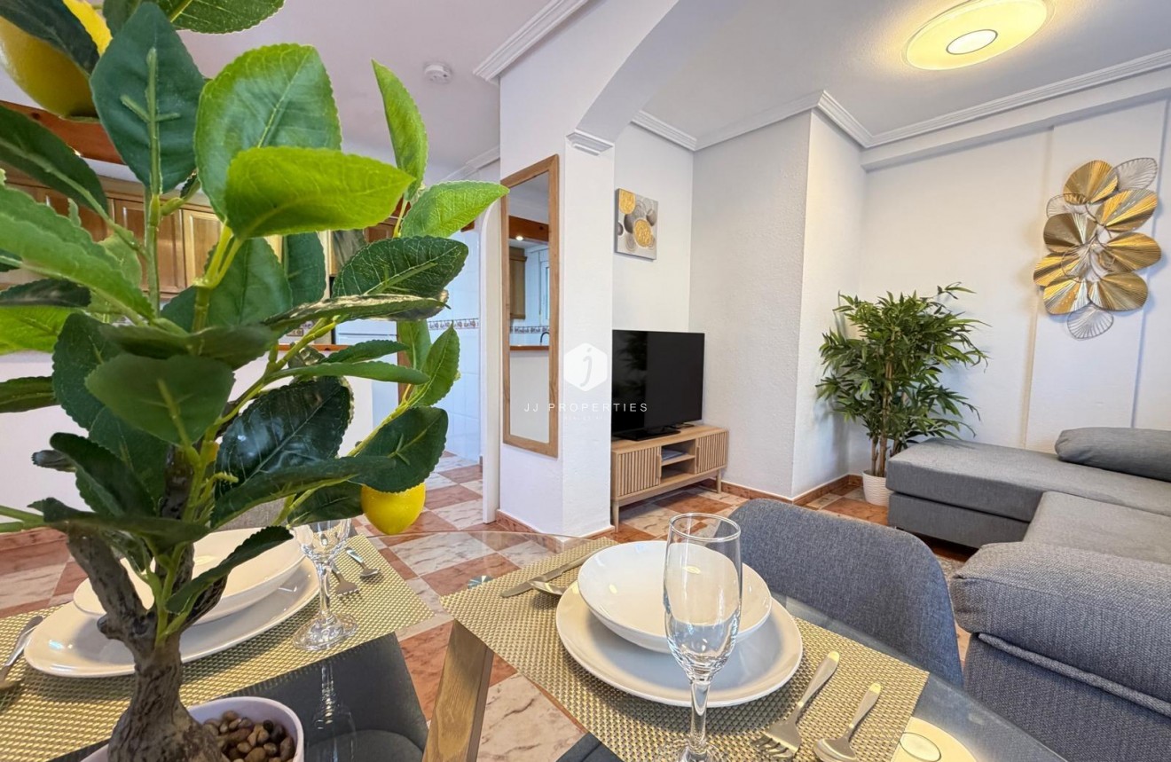 Tweedehands - Chalet -
Orihuela Costa - Las Filipinas