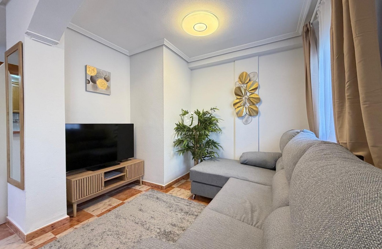 Tweedehands - Chalet -
Orihuela Costa - Las Filipinas