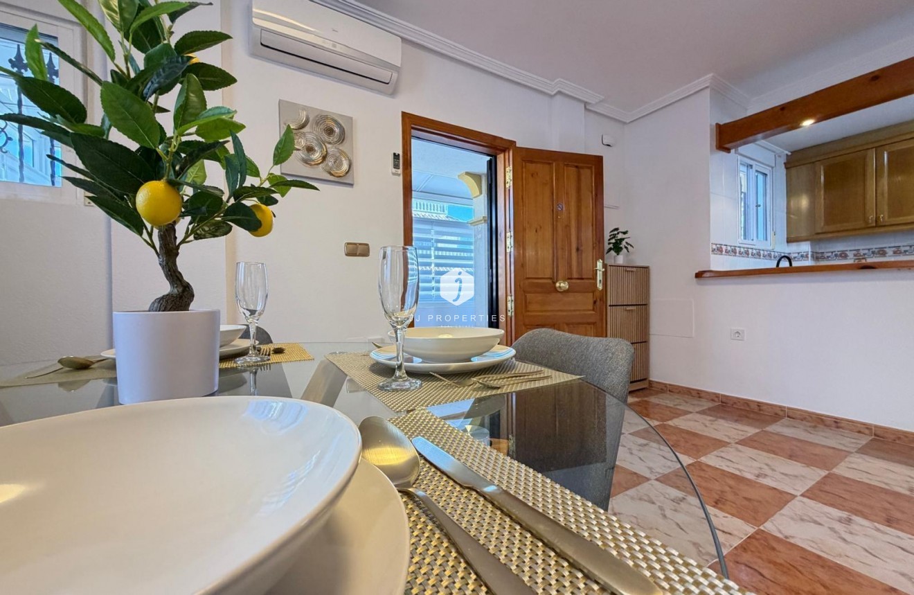 Tweedehands - Chalet -
Orihuela Costa - Las Filipinas