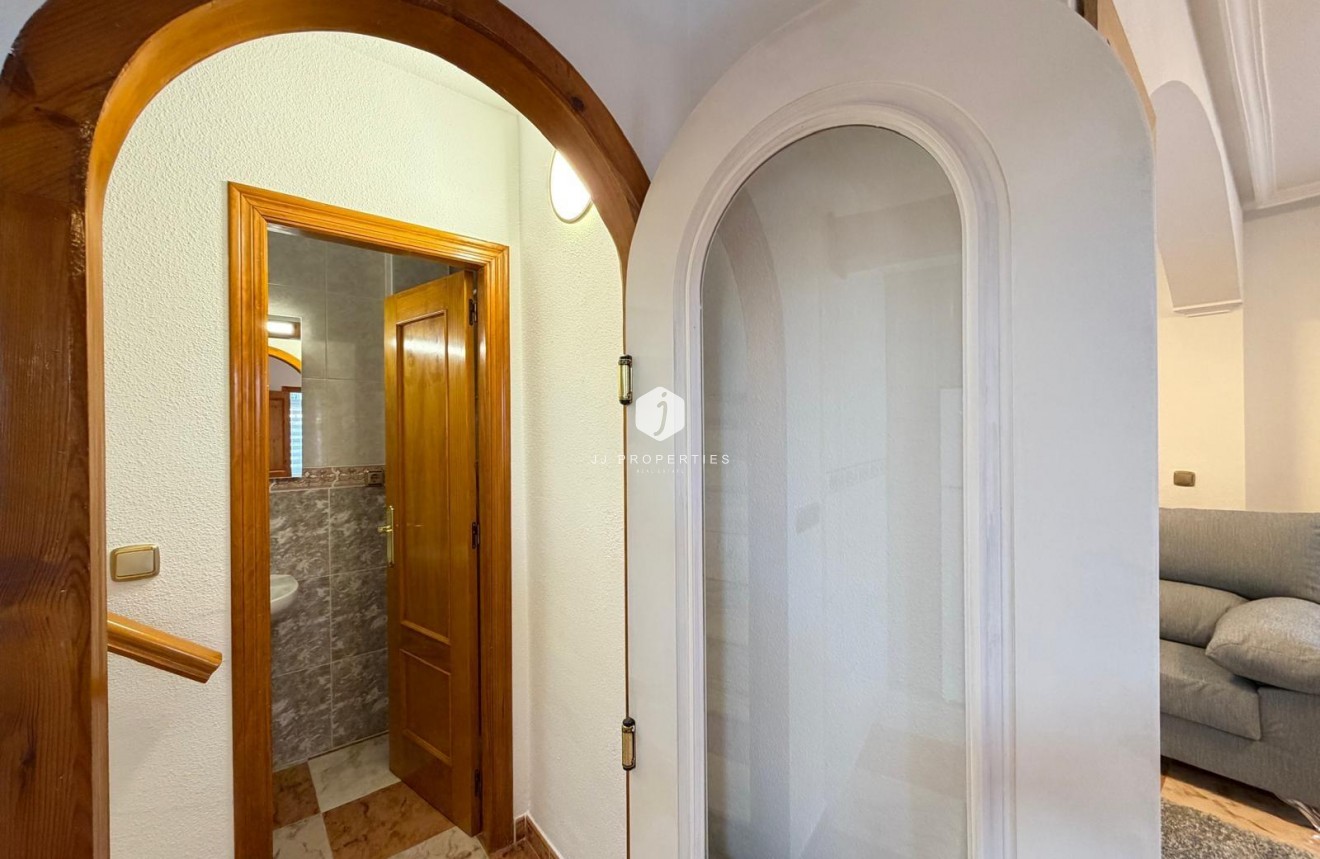 Tweedehands - Chalet -
Orihuela Costa - Las Filipinas