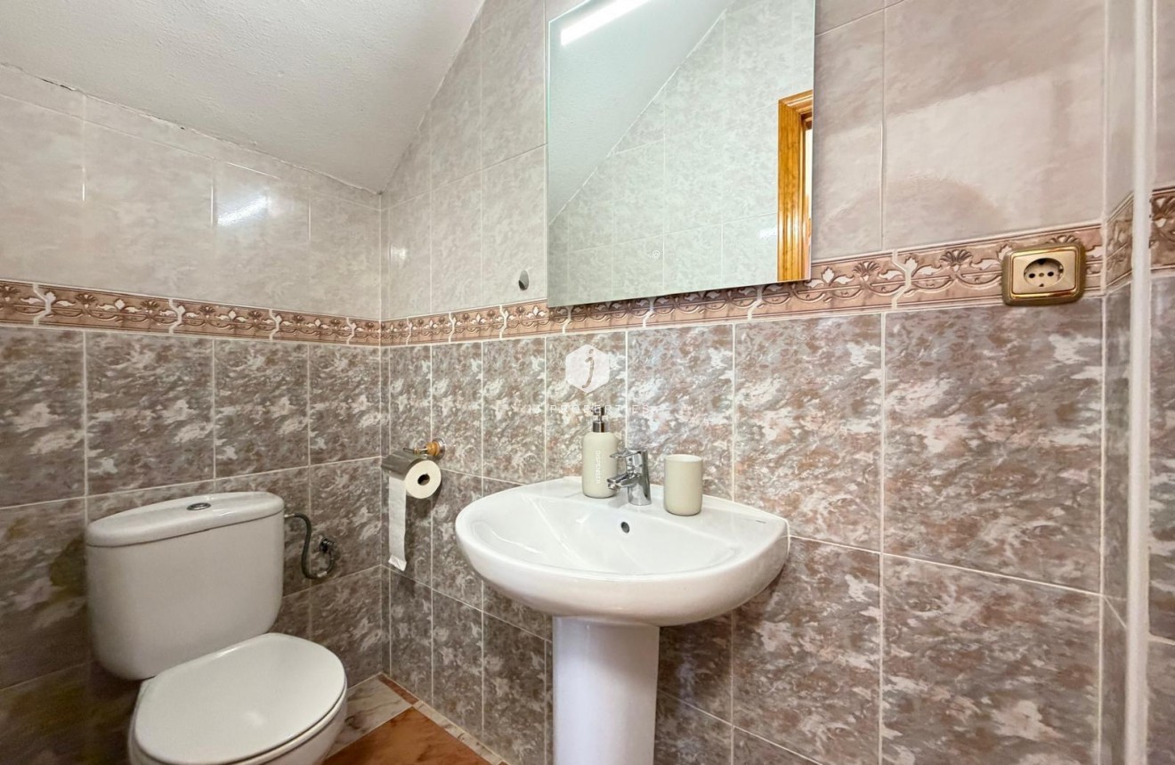 Tweedehands - Chalet -
Orihuela Costa - Las Filipinas