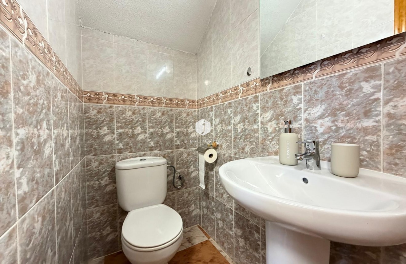 Tweedehands - Chalet -
Orihuela Costa - Las Filipinas