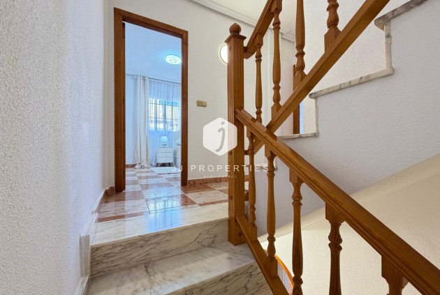 Tweedehands - Chalet -
Orihuela Costa - Las Filipinas