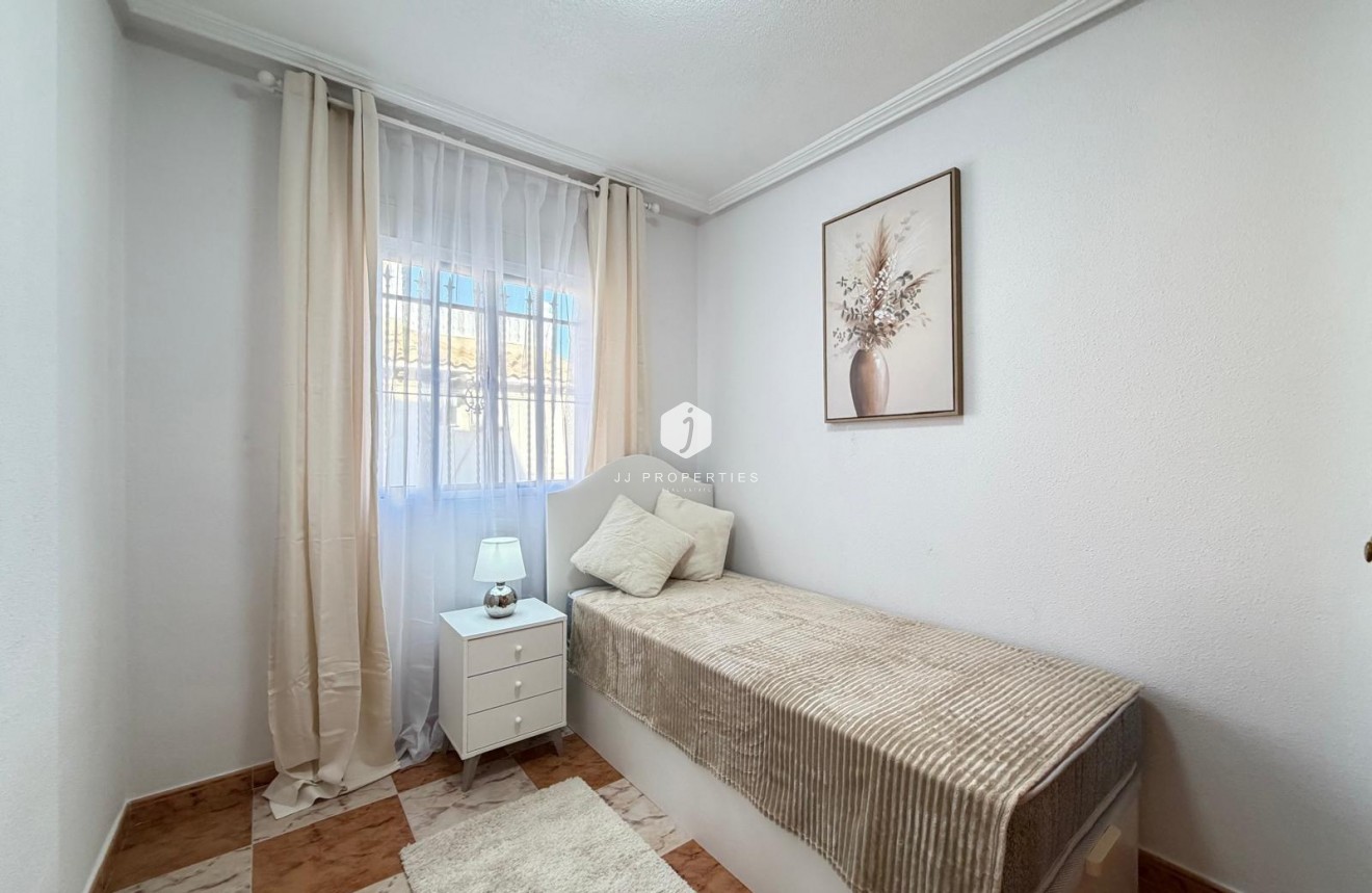 Tweedehands - Chalet -
Orihuela Costa - Las Filipinas