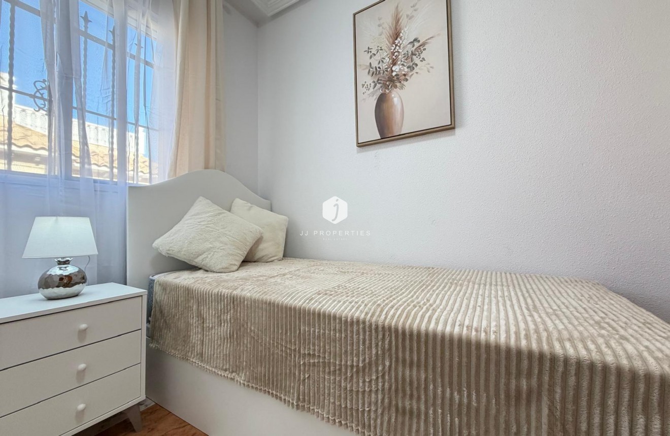Tweedehands - Chalet -
Orihuela Costa - Las Filipinas