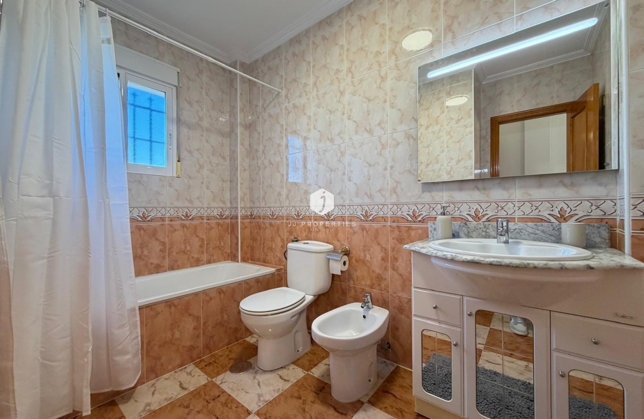 Tweedehands - Chalet -
Orihuela Costa - Las Filipinas