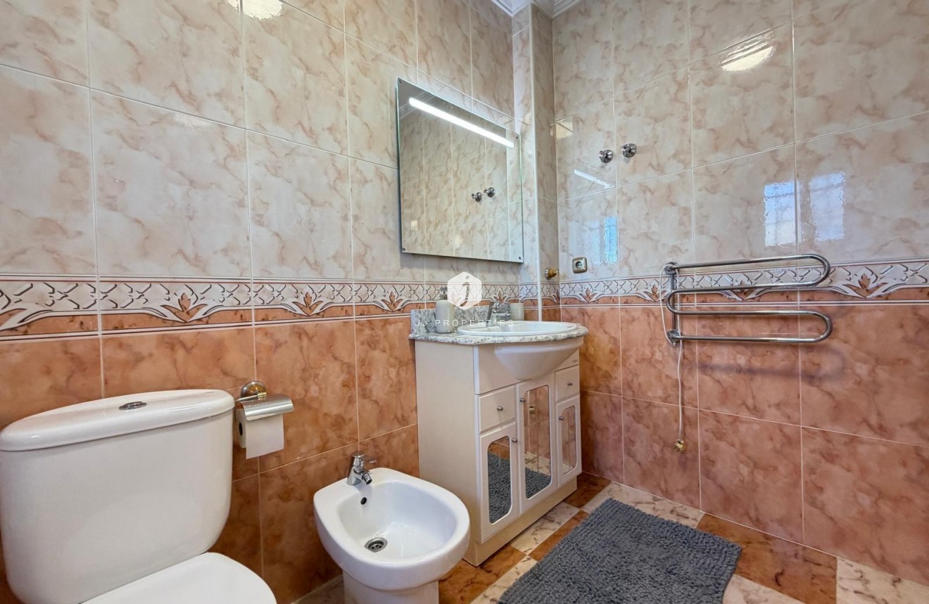 Tweedehands - Chalet -
Orihuela Costa - Las Filipinas