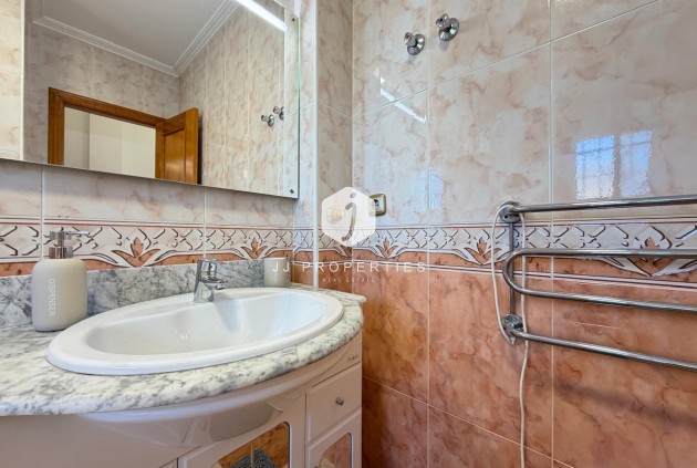 Tweedehands - Chalet -
Orihuela Costa - Las Filipinas