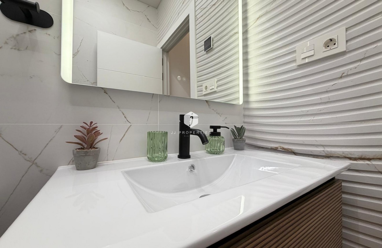 Aus zweiter Hand - Wohnung -
Torrevieja