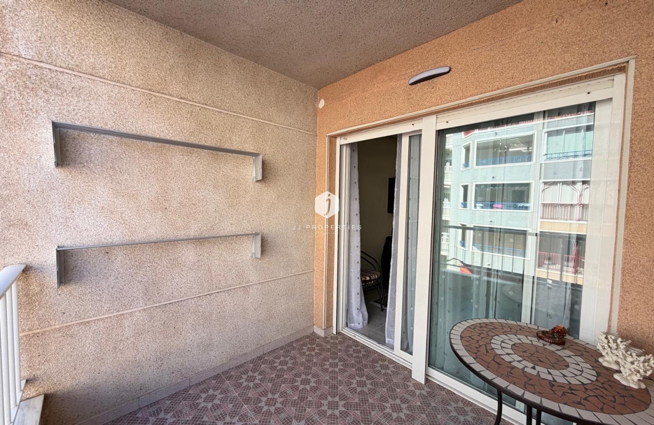 Resale - Apartment / flat -
Torrevieja - Playa del Cura