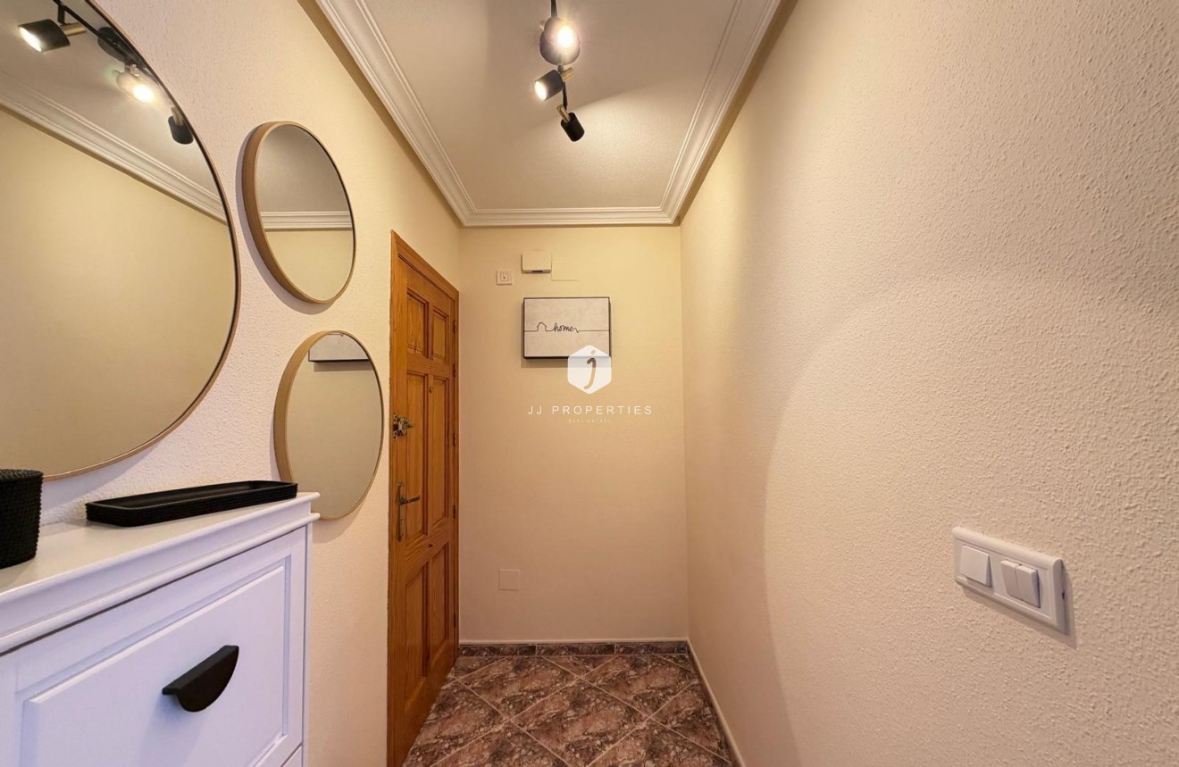 D'occasion - Appartement -
Torrevieja - Playa de los Locos