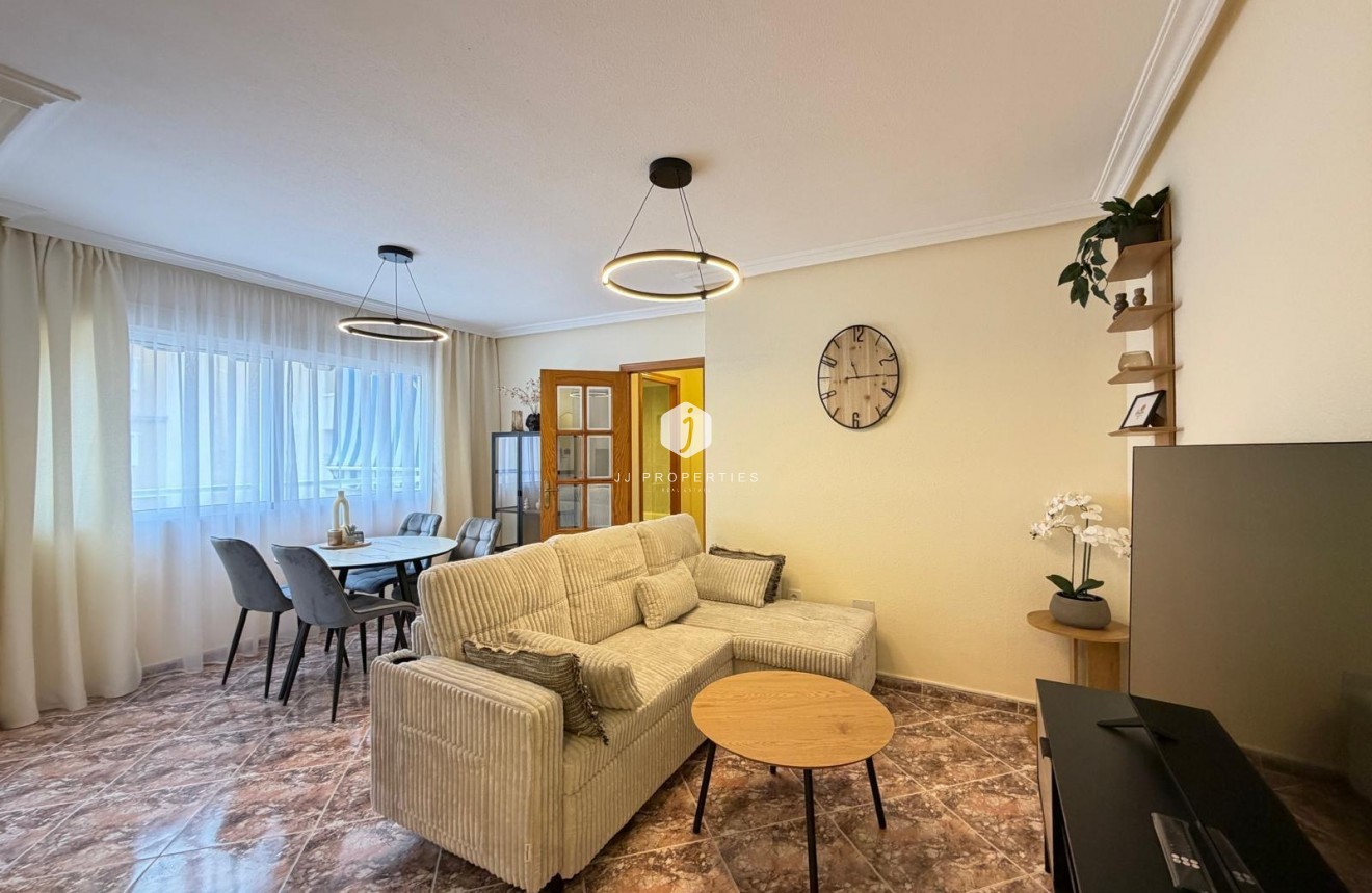 D'occasion - Appartement -
Torrevieja - Playa de los Locos