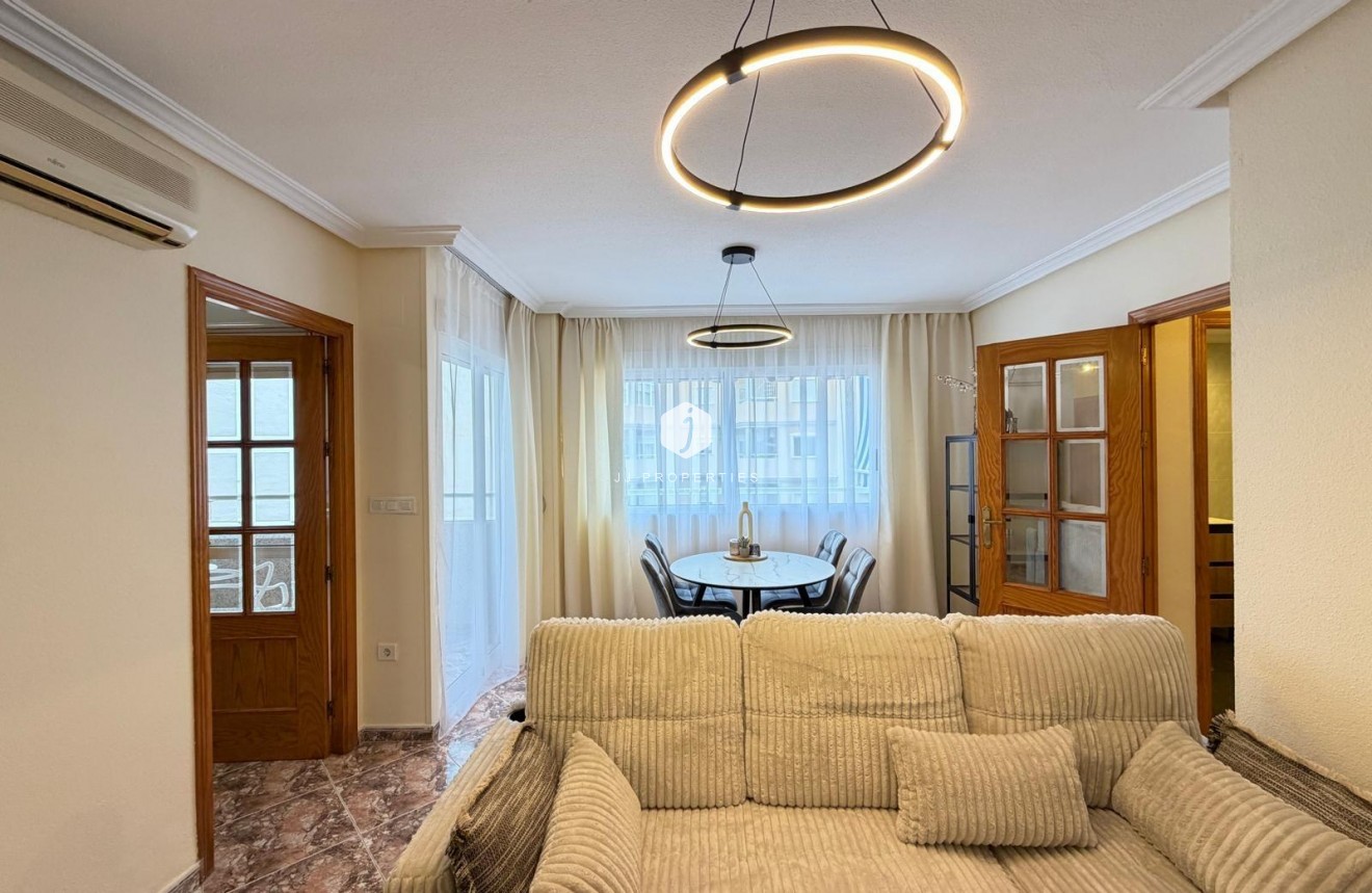 D'occasion - Appartement -
Torrevieja - Playa de los Locos
