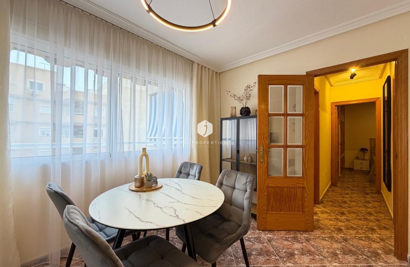 D'occasion - Appartement -
Torrevieja - Playa de los Locos