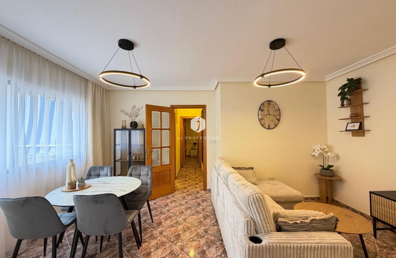D'occasion - Appartement -
Torrevieja - Playa de los Locos