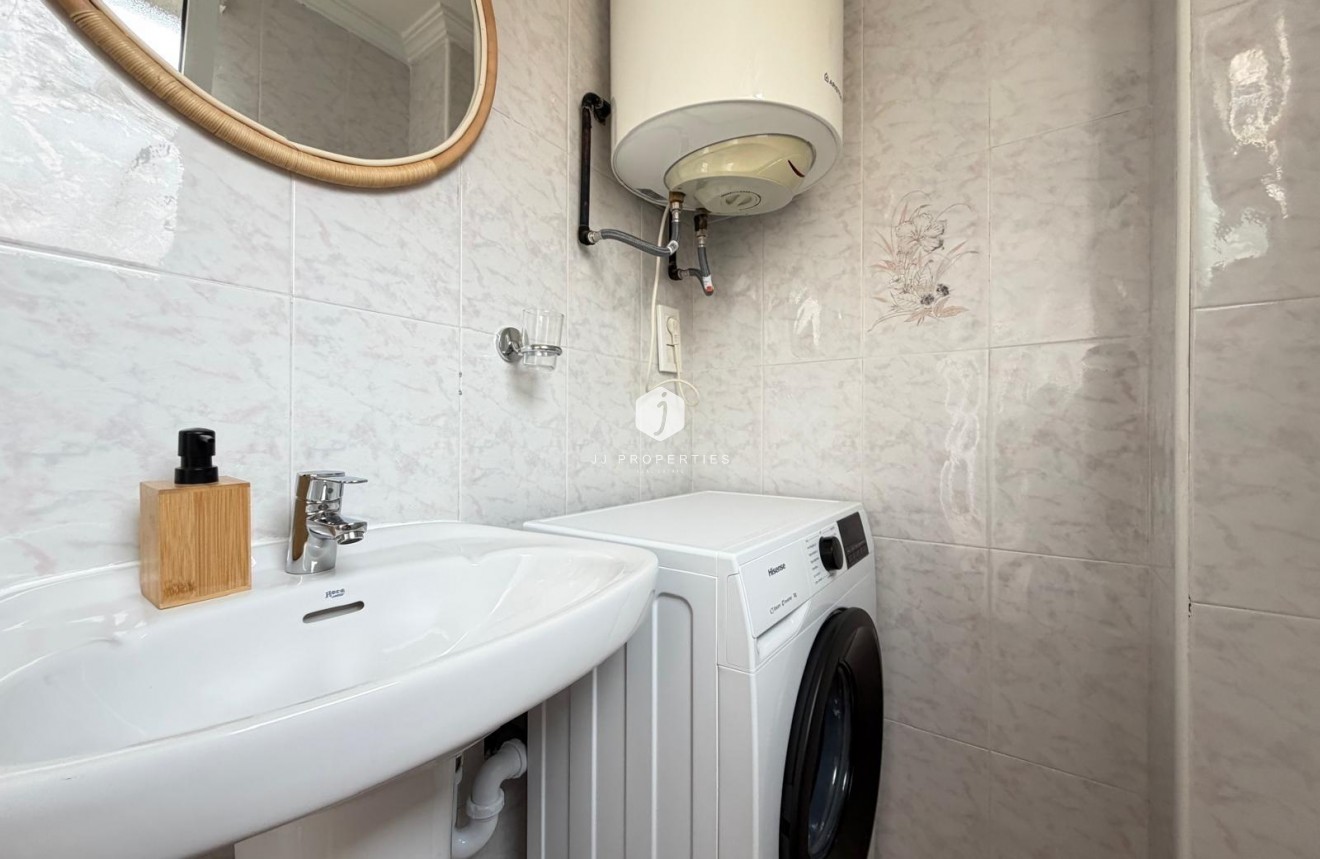 D'occasion - Appartement -
Torrevieja - Playa de los Locos