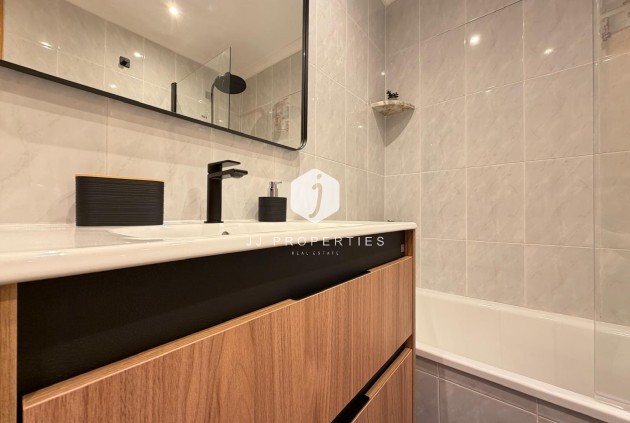D'occasion - Appartement -
Torrevieja - Playa de los Locos