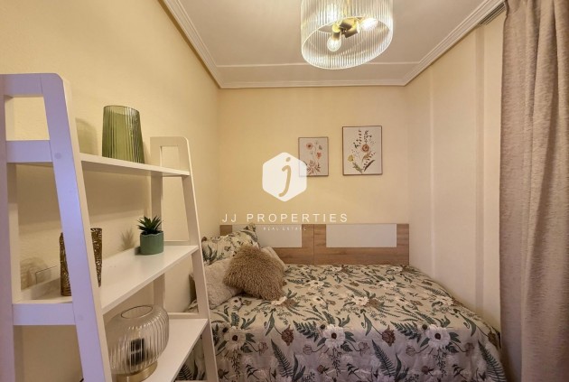 D'occasion - Appartement -
Torrevieja - Playa de los Locos