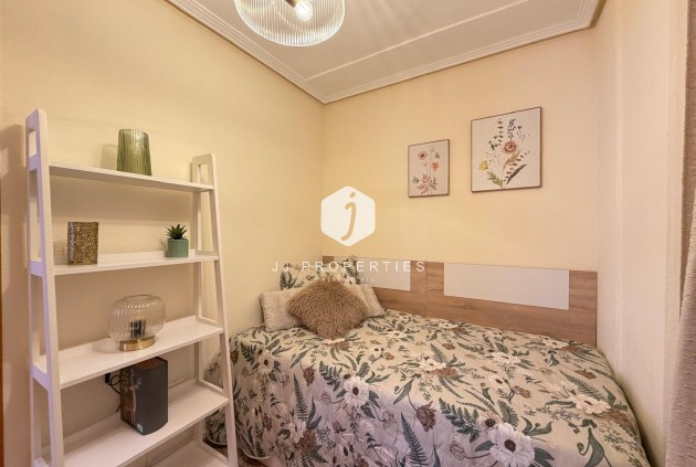 D'occasion - Appartement -
Torrevieja - Playa de los Locos