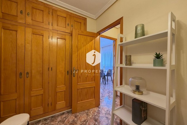 D'occasion - Appartement -
Torrevieja - Playa de los Locos