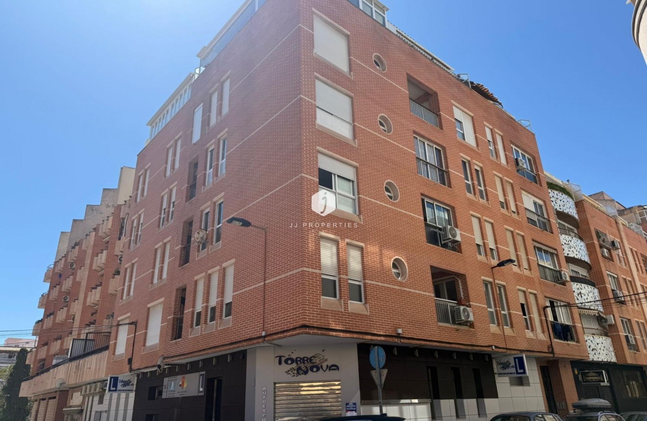 Resale - Apartment / flat -
Torrevieja - Centro