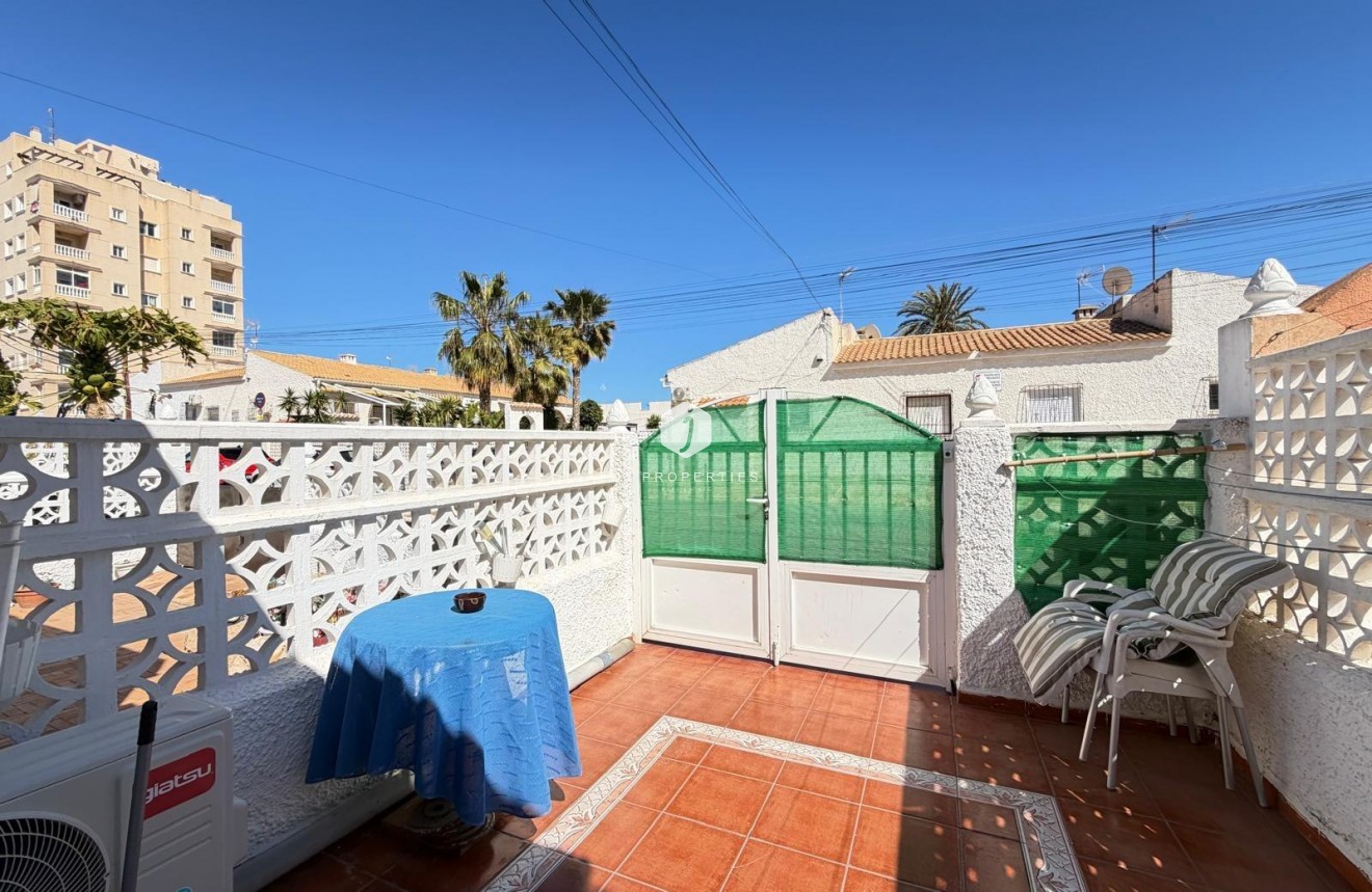 Z drugiej ręki - Szalet -
Torrevieja - Nueva Torrevieja