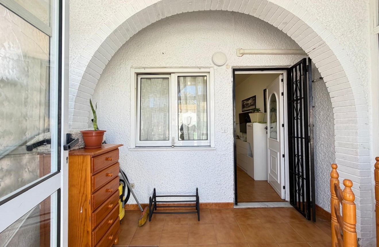 Z drugiej ręki - Szalet -
Torrevieja - Nueva Torrevieja