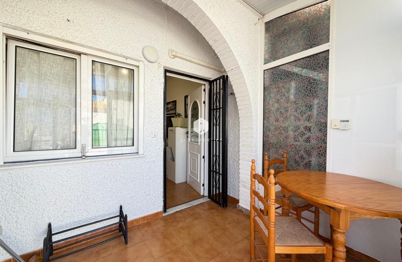 Z drugiej ręki - Szalet -
Torrevieja - Nueva Torrevieja