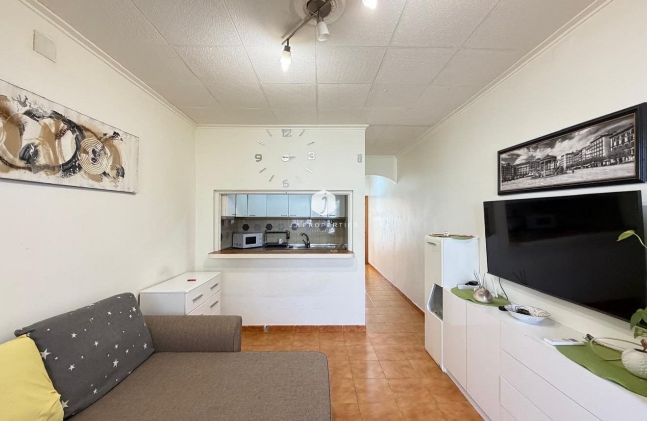 Z drugiej ręki - Szalet -
Torrevieja - Nueva Torrevieja