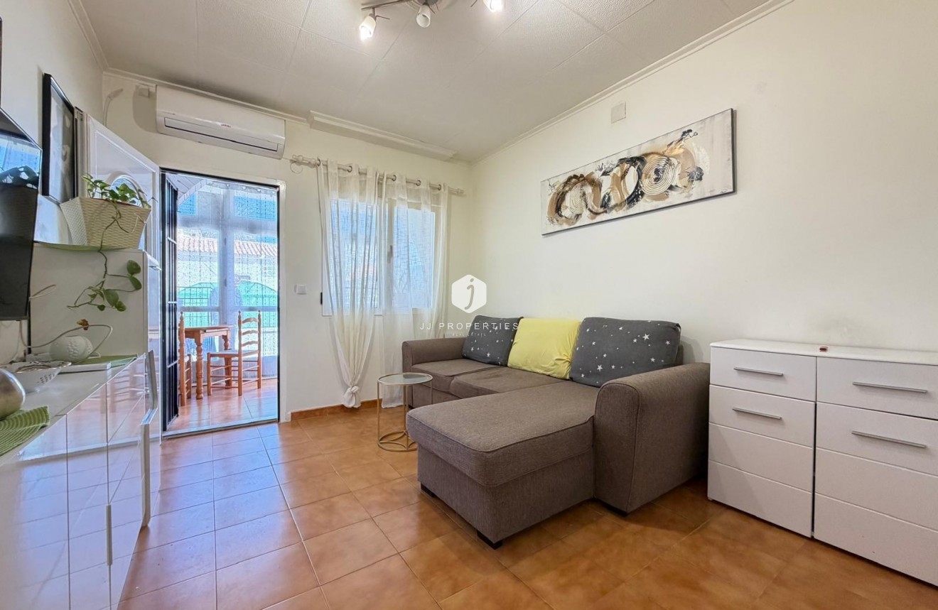 Z drugiej ręki - Szalet -
Torrevieja - Nueva Torrevieja